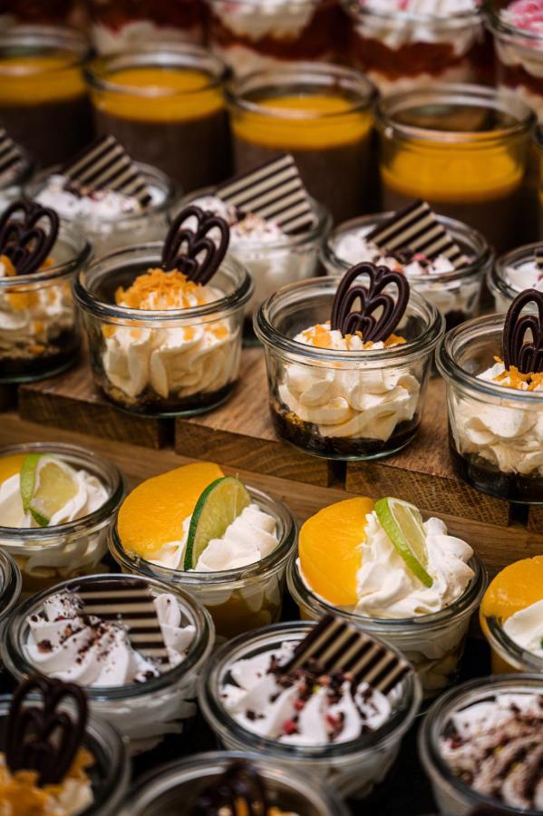 Hamilton SPA&Wellness Świnoujście Zewnętrze zdjęcie A selection of desserts